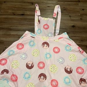 Pink doughnut, print overall skirt !
